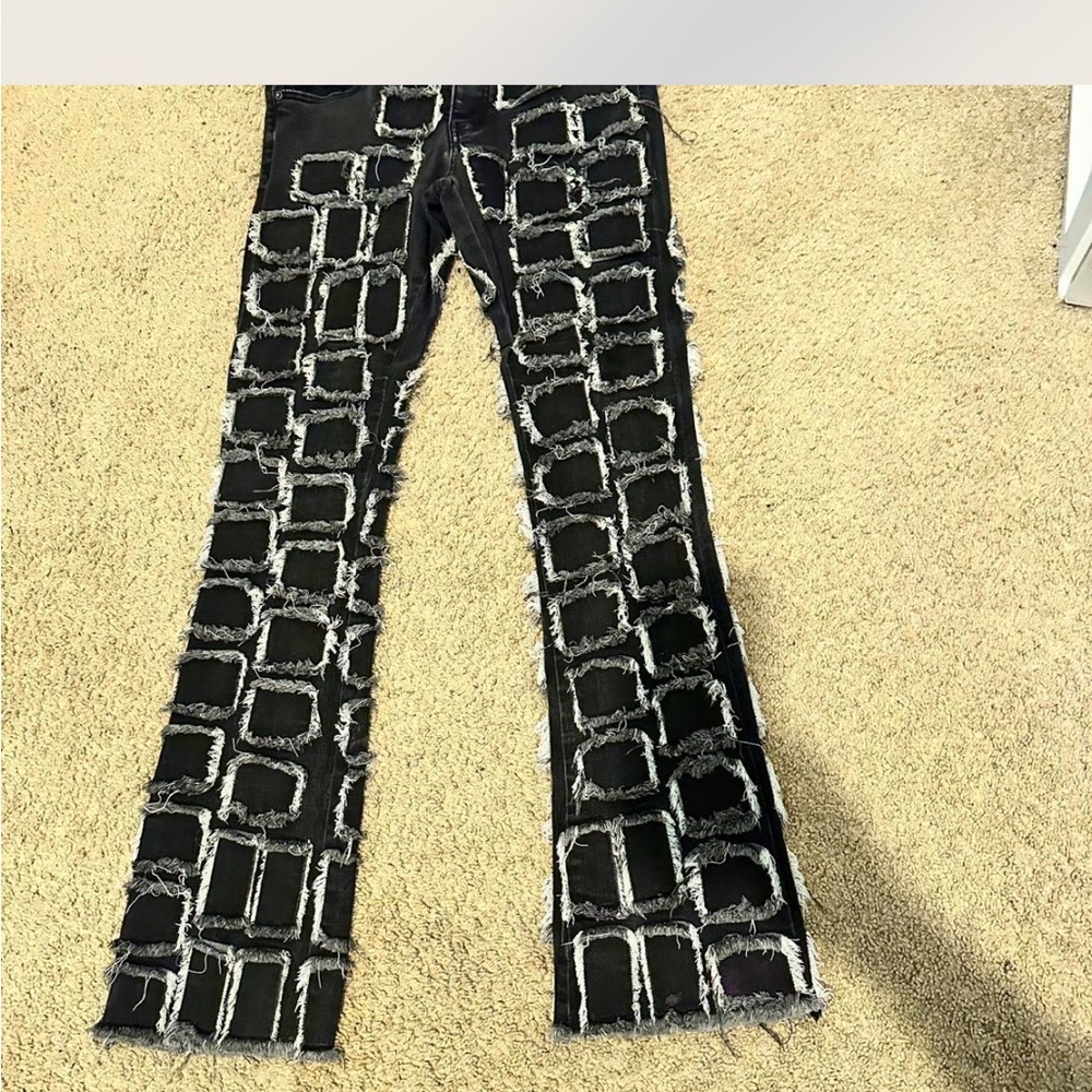 Valabasas Men’s Stylish Black Skinny Jeans with Distressed Patchwork Detailing